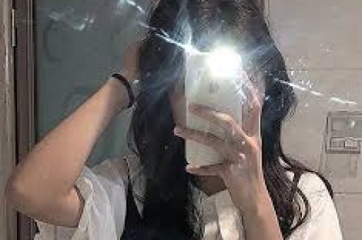 气温回升催热瓜市黄瓤“特小凤”身价攀升至每斤10元