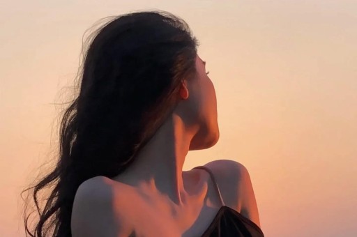 不到48小时接连3大瓜隐婚登记、带女儿偷腥网友：内娱又乱了